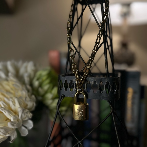 Authentic Louis Vuitton Lock and Key Gold Color with Gold Plated Chain Necklace - Picture 7 of 7